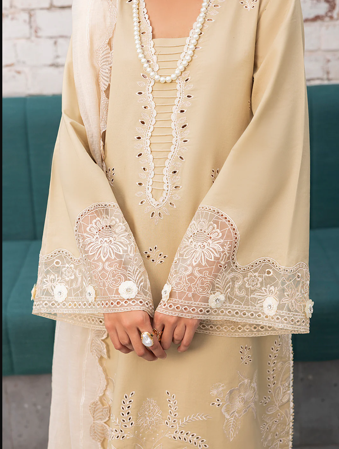 IZEL Unstitched